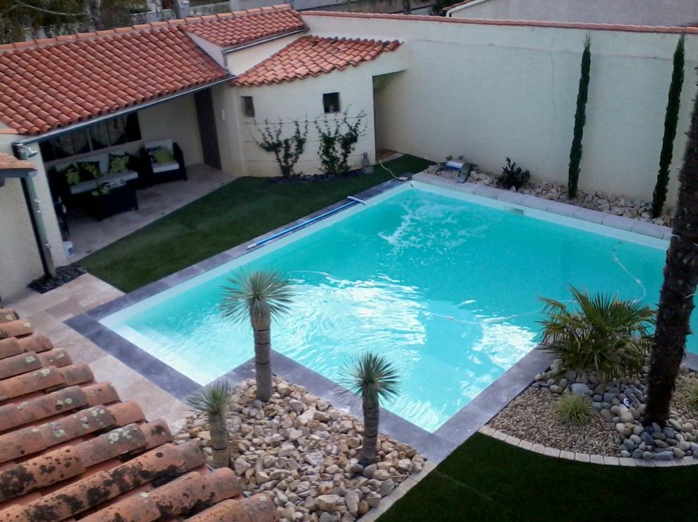 Piscine-A-LEau-Rend-Service-Installation-piscine-Saint-Laurent-de-la-Pree-Charente-Maritime